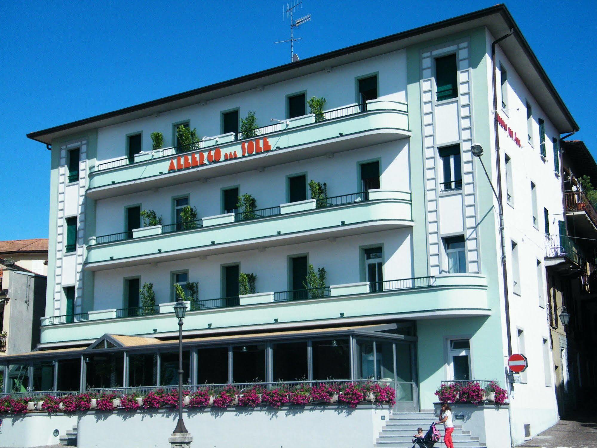 Albergo Del Sole Porto Valtravaglia Exterior photo